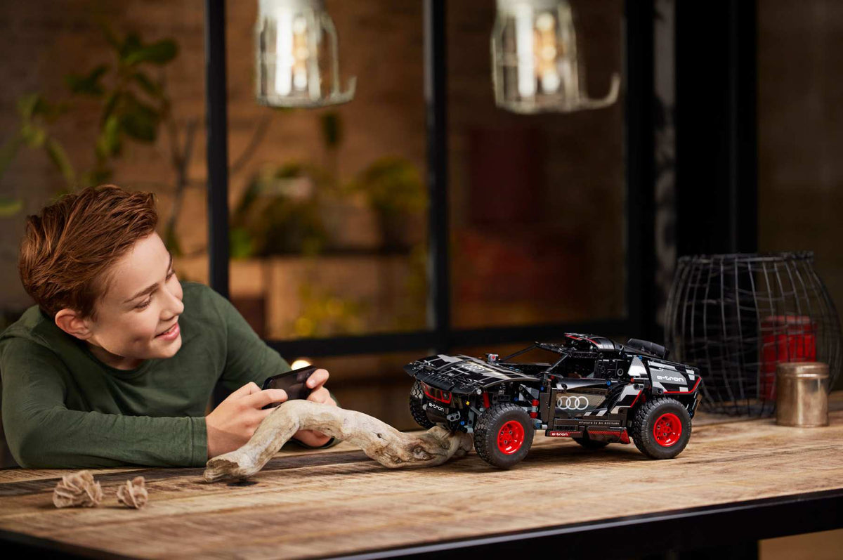 LEGO® Technic 42160 Audi RS Q e-tron