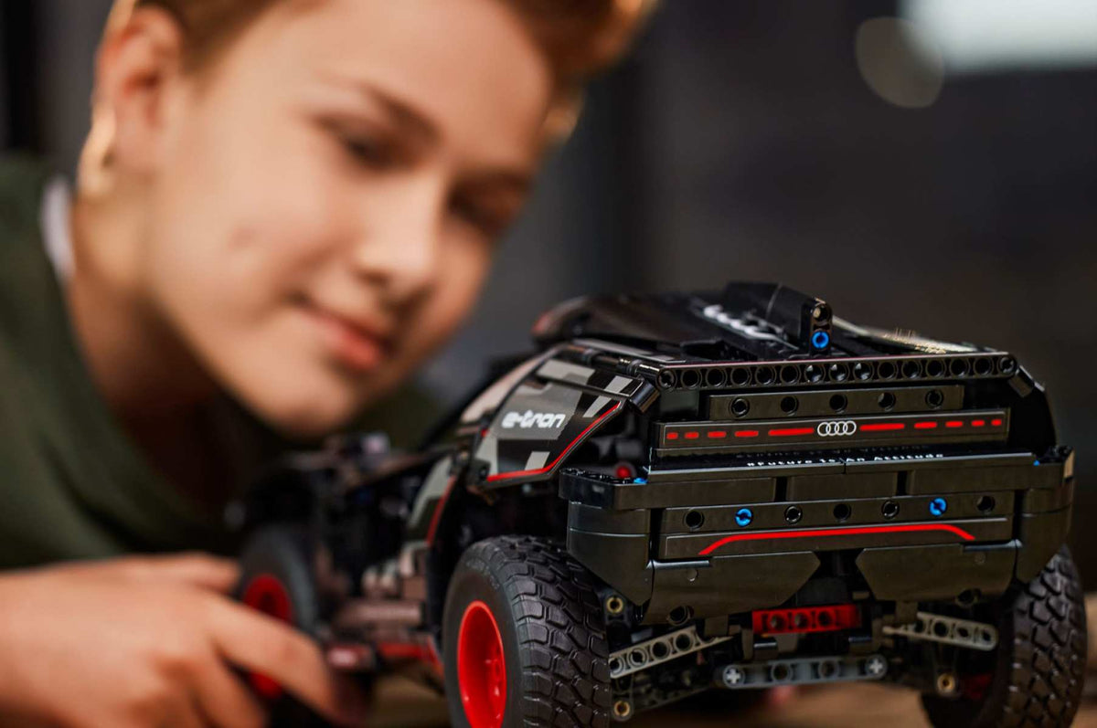 LEGO® Technic 42160 Audi RS Q e-tron