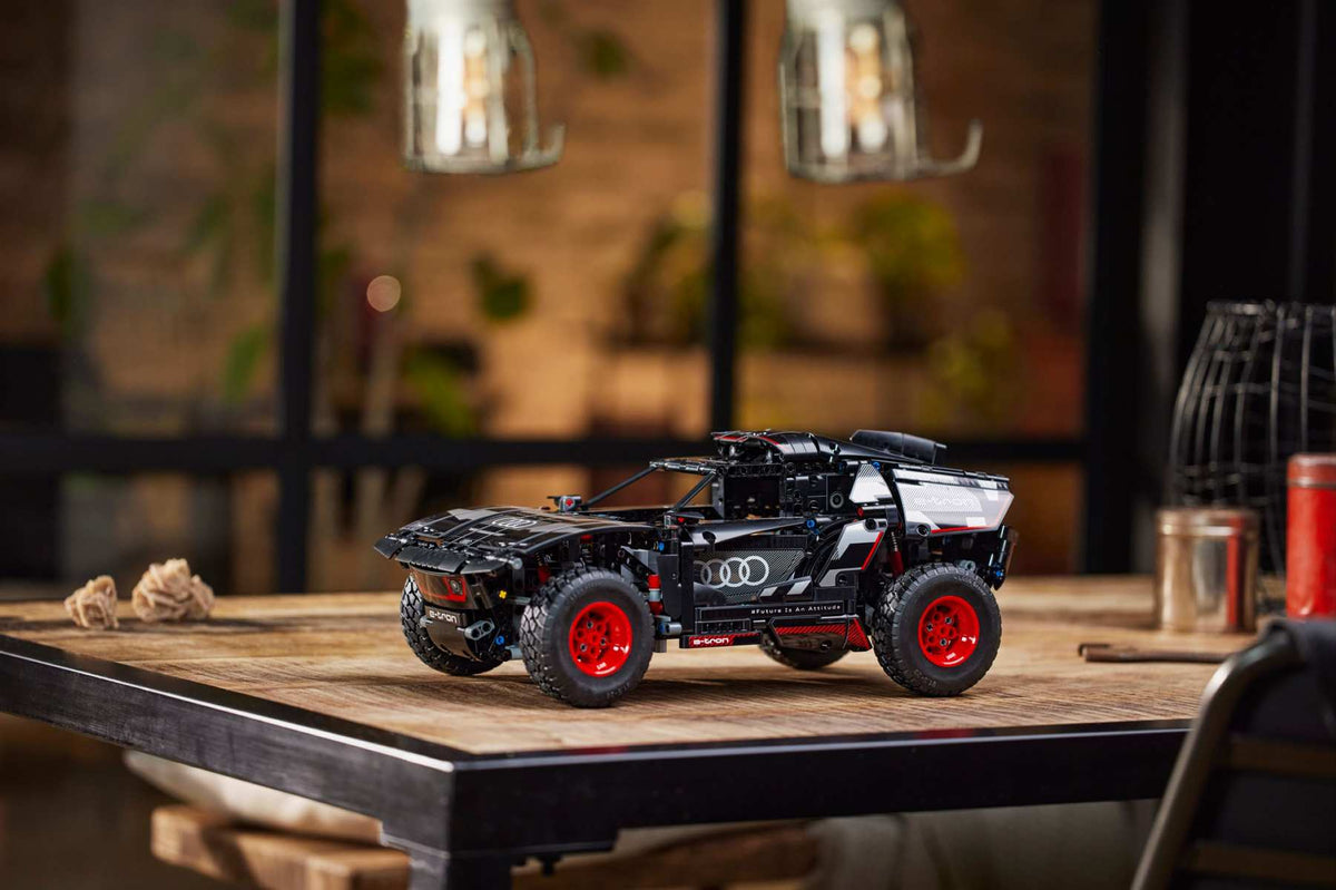 LEGO® Technic 42160 Audi RS Q e-tron