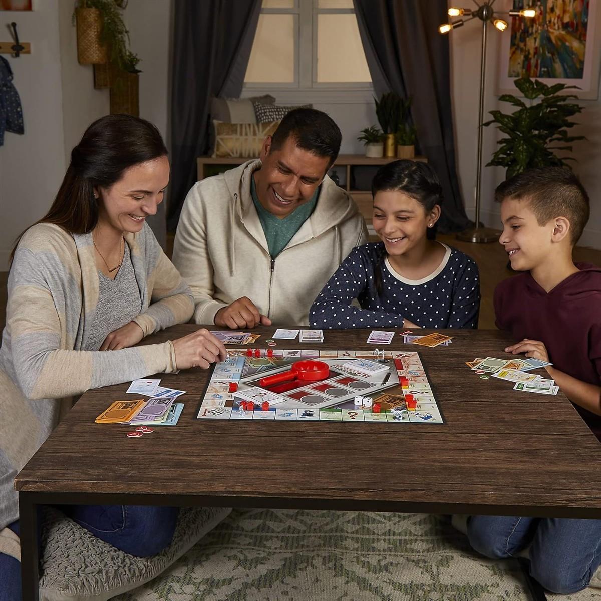 Monopoly F2674100 Falsches Spiel, Brettspiel für Familien und Kinder ab 8 Jahren, für 2-6 Spieler