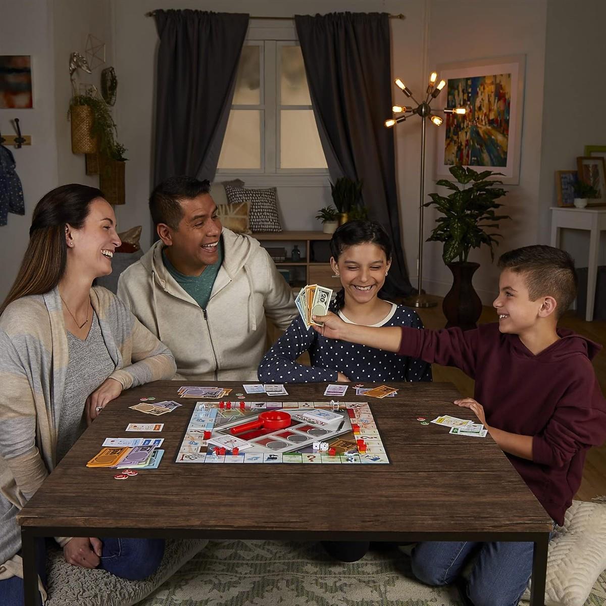 Monopoly F2674100 Falsches Spiel, Brettspiel für Familien und Kinder ab 8 Jahren, für 2-6 Spieler