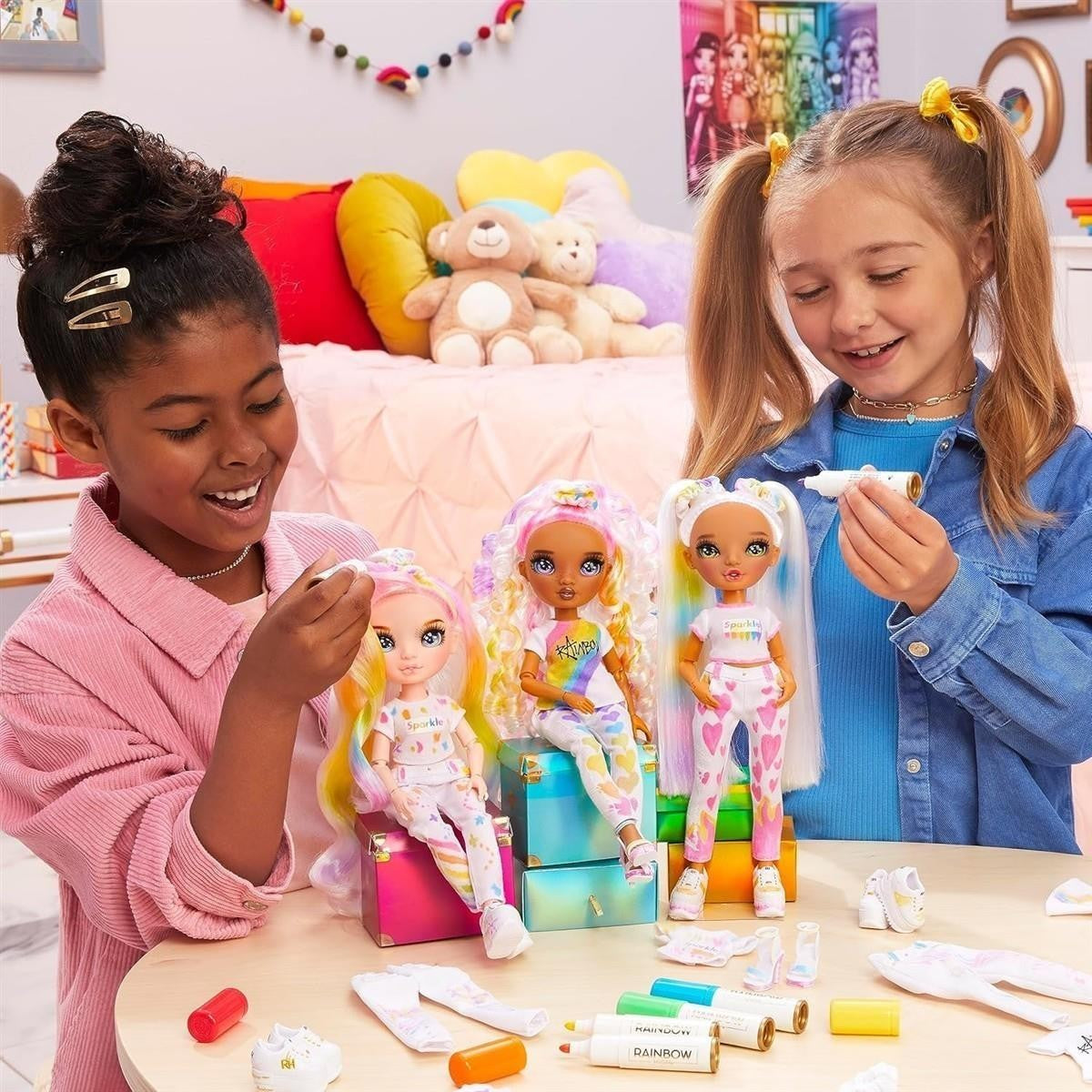 Rainbow High Color & Create DIY Modepuppe für Kinder von 4-12 Jahren