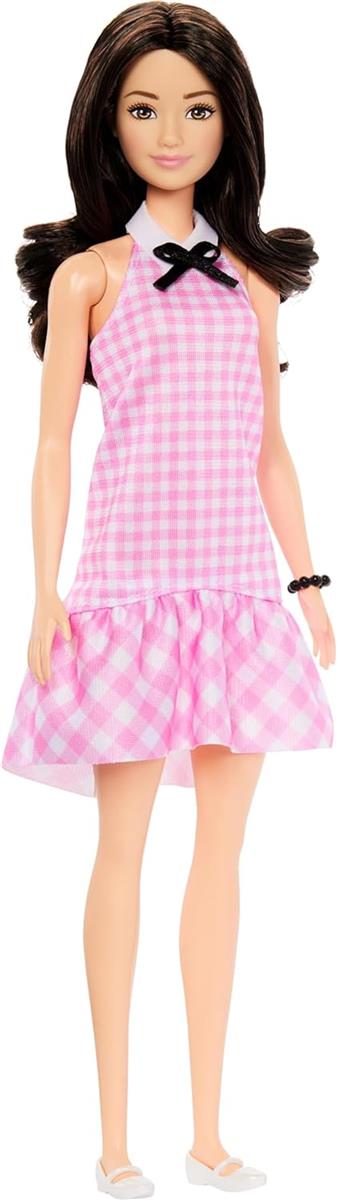 Barbie Fashionistas Puppe #224 mit welligen schwarzen Haaren, rosa Gingham-Kleid und Accessoires, sammelbare Modepuppe zum 65. Jubiläum, HRH21