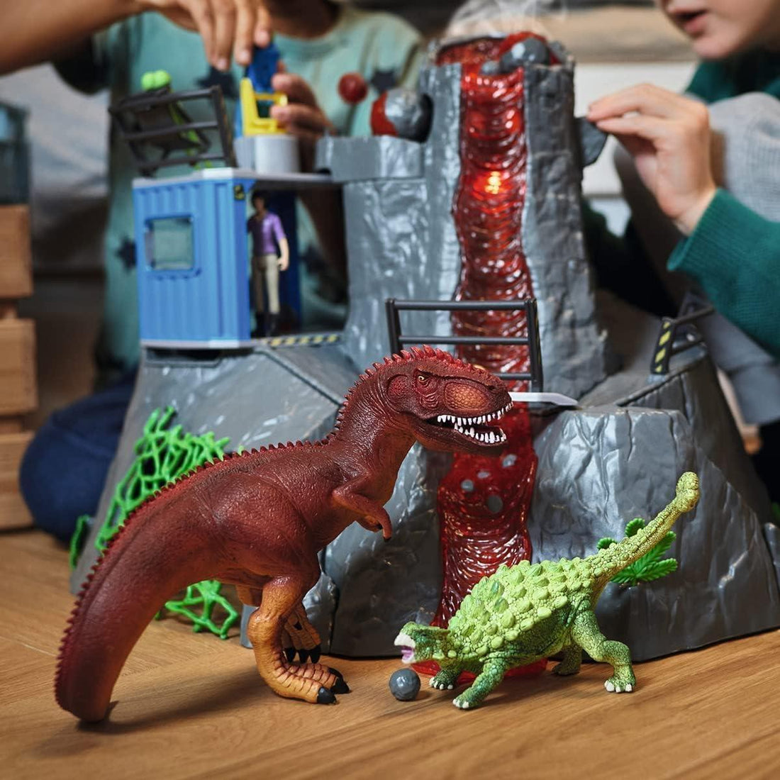 schleich DINOSAURS | Große Vulkan Expedition 42564 | Set inkl. Vulkan mit Ausbruchsfunktion, Yuki, 2 Dino Figuren | tolles Geschenk für Mädchen und Jungen | Dinosaurier Spielzeug ab 3 Jahre | 60 Teile