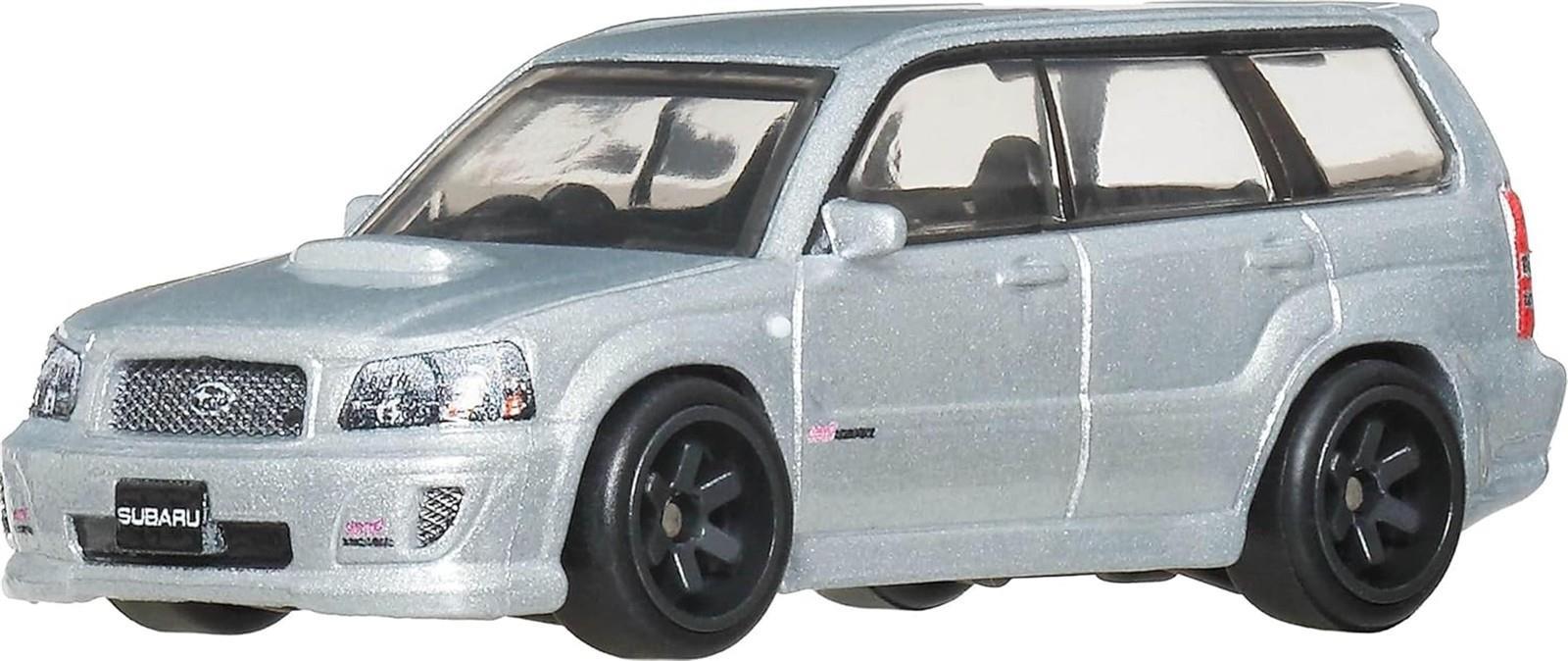 Hot Wheels Premium Car Culture Spielzeugauto im Maßstab 1:64 Druckguss Subaru Forester STI, Ronin Run 2 Fahrzeug mit echten Riders Reifen