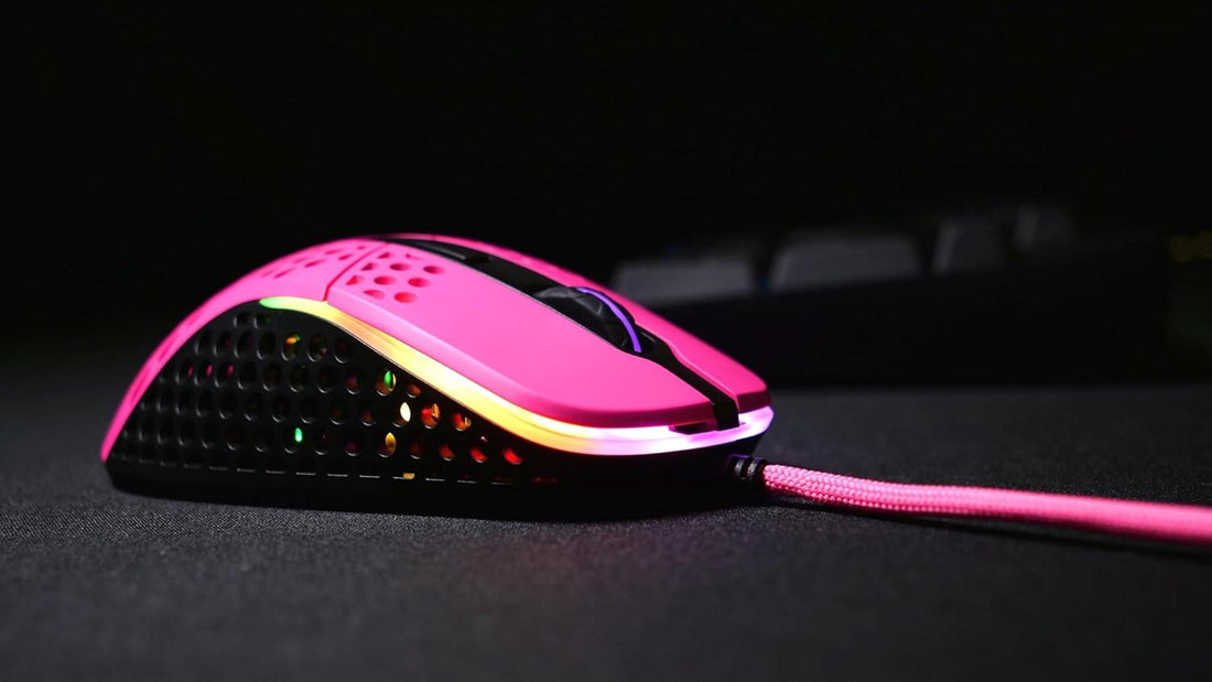 Cherry Xtrfy M4 RGB Ultraleichte Gaming-Maus, Rosa, XG-M4-RGB-PINK