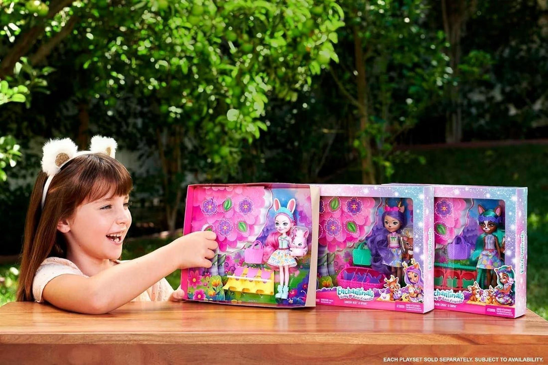 Enchantimals Baby Best Friends - Danessa Deer und Sprint Puppe mit 12 Überraschungen in jeder Box, 9 Baby-Zubehörteile, Babytragesitz und Wickeltasche, für magischen Sammelspaß, HLK84