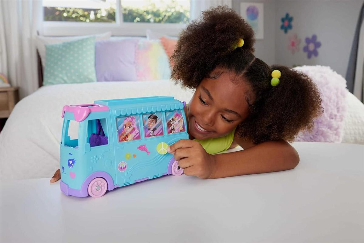 Polly Pocket-Mikropuppen und umwandelbarer Camper, mit Accessoires wie Haustieren und Spielzeugauto, mobiles Haustier-Abenteuer-Spielset, JCC22