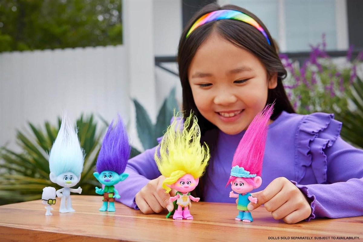 Mattel DREAMWORKS TROLLS Gemeinsam Stark – Puppen Königin Poppy, Viva, Branch, Guy Diamond mit Tiny Diamond mit Plüschhaar und 5 Gelenke, für Kinder ab 3 Jahren, HNF07
