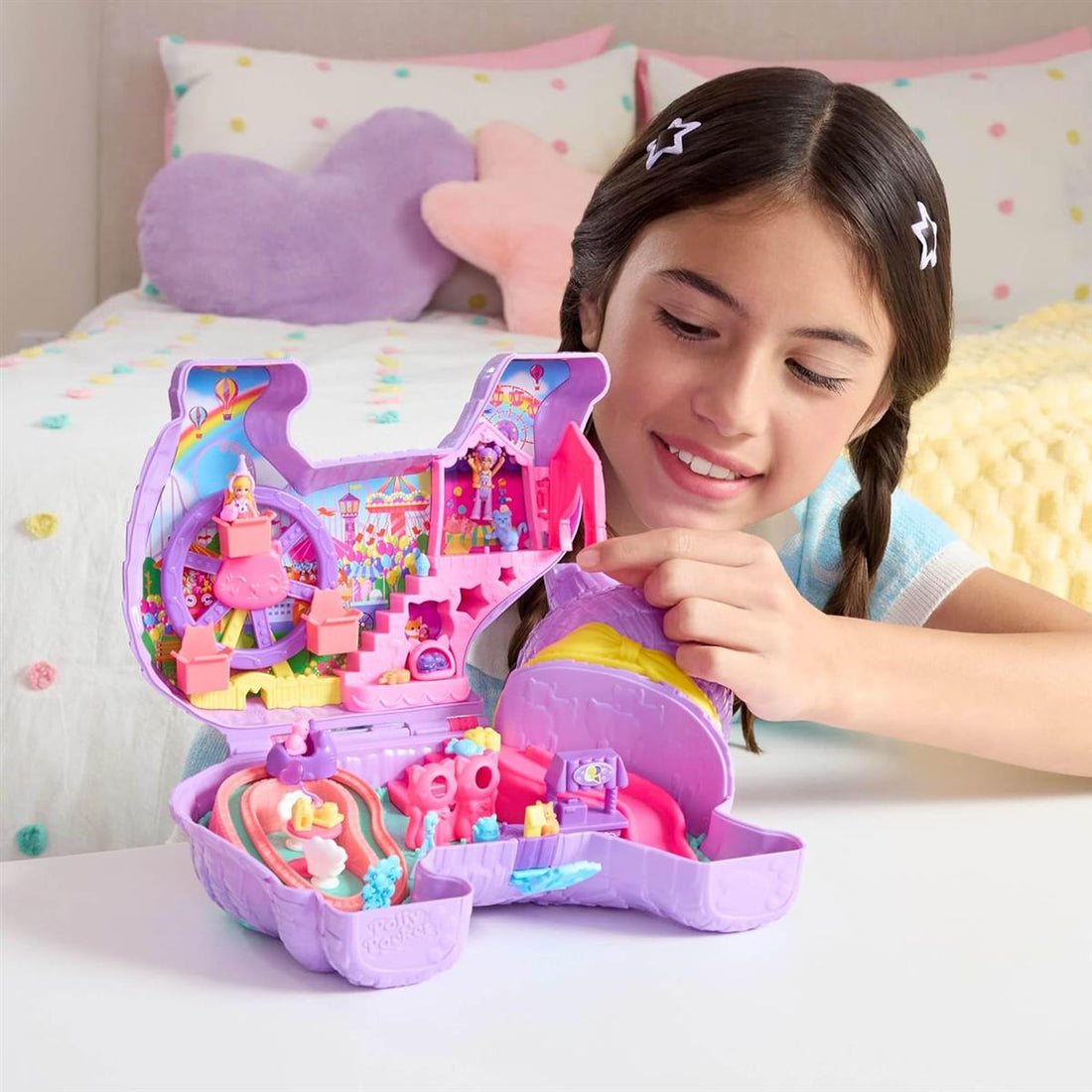 Polly Pocket Mikropuppen & Spielset mit 23 Überraschungs-Zubehörteilen, inklusive Tieren, Geburtstags-Party-Katzen-Spielset, Riesenrad-Fahrt, JFT90