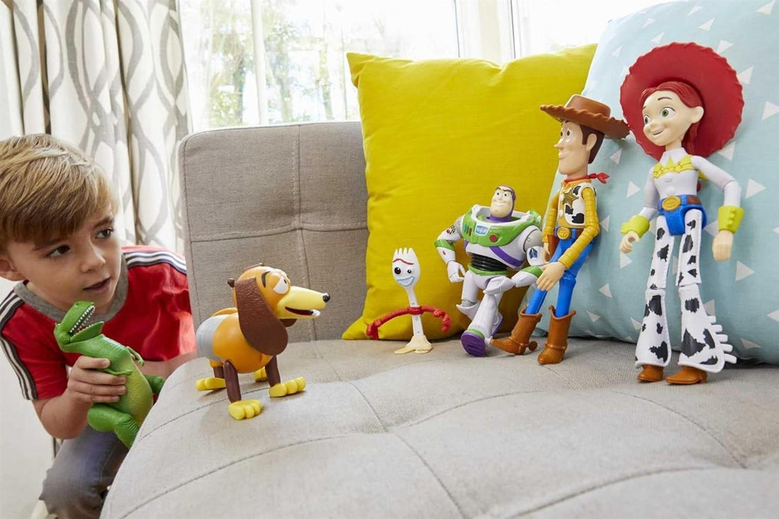 Mattel Disney und Pixar Toy Story 4 Spielset mit Figuren, Ausflugsabenteuer, 6er-Pack mit Woody, Buzz, Rex, Slinky, Jessie und Forky GDL54
