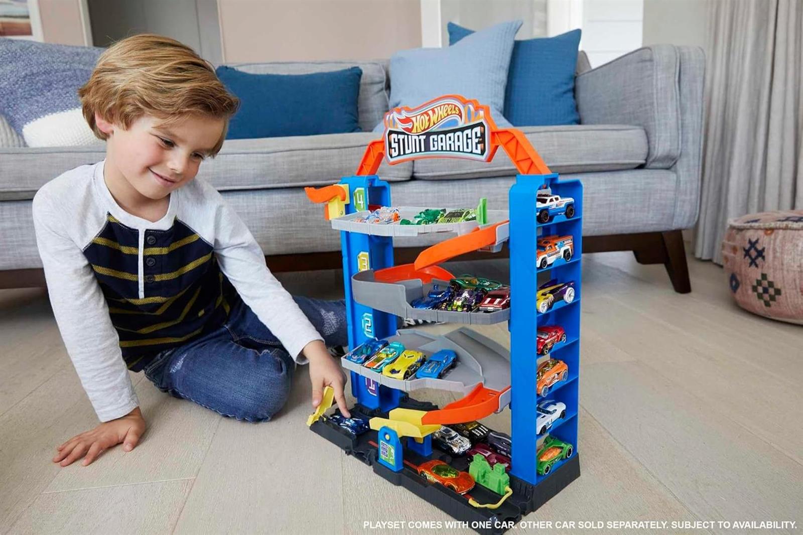 Hot Wheels GNL70 - Hot Wheels City Stunt Garage-Spielset, Geschenk für Kinder von 3 bis 8 Jahren, mit Aufzug zu den oberen Ebenen, lässt Sich mit Anderen Sets verbinden