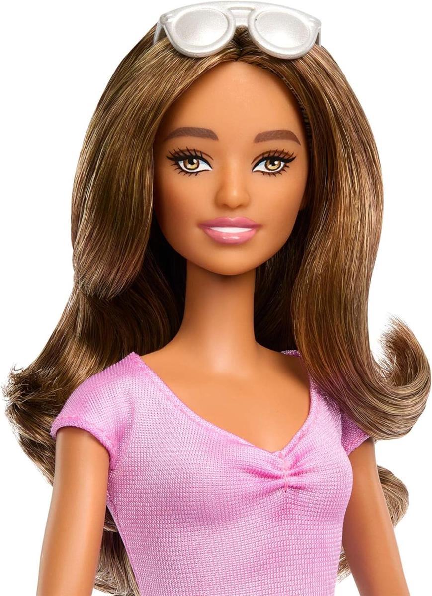 Barbie Fashionistas Puppe, blinde Barbie-Puppe mit pinkem Oberteil, Rock mit Rüschen, Blindenstock und Sonnenbrille, entwickelt in Partnerschaft mit „American Foundation for the Blind“, HRH17