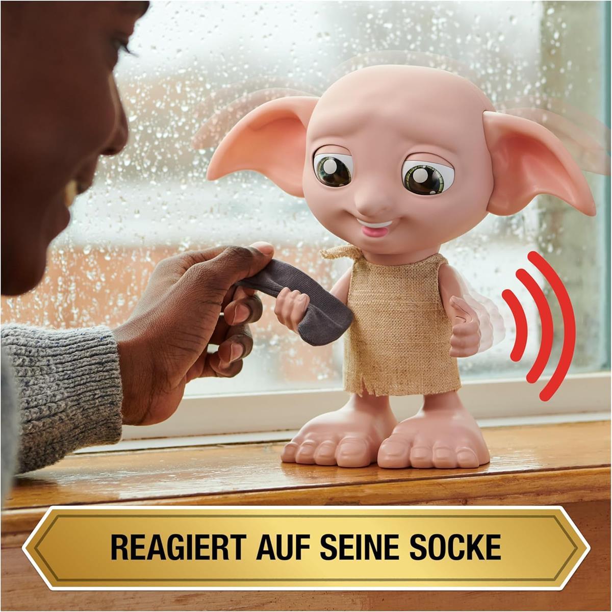 Wizarding World Harry Potter - Interaktiver Dobby Hauself Puppe mit über 30 Geräuschen, Sätzen und Bewegungen, Deutsch-Italienisch, Spielzeug für Kinder ab 6 Jahren, Fanartikel