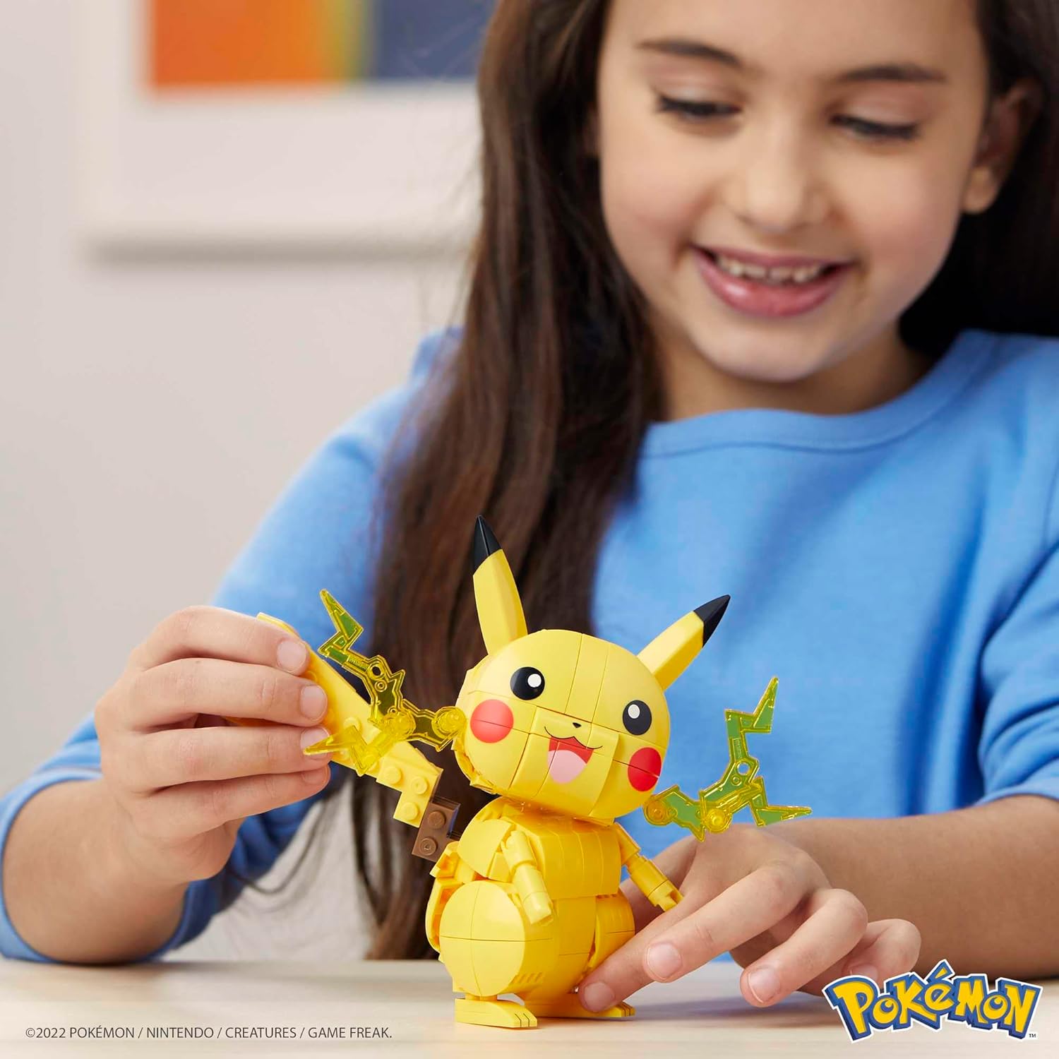 Mega Pokémon Figuren, Medium Pikachu Figur zum Zusammenbauen, Höhe: 10cm, beweglich, kompatibel mit allen Bausets von Mega Construx, Pokémon Spielzeug, Spielzeug ab 7 Jahre, GMD31