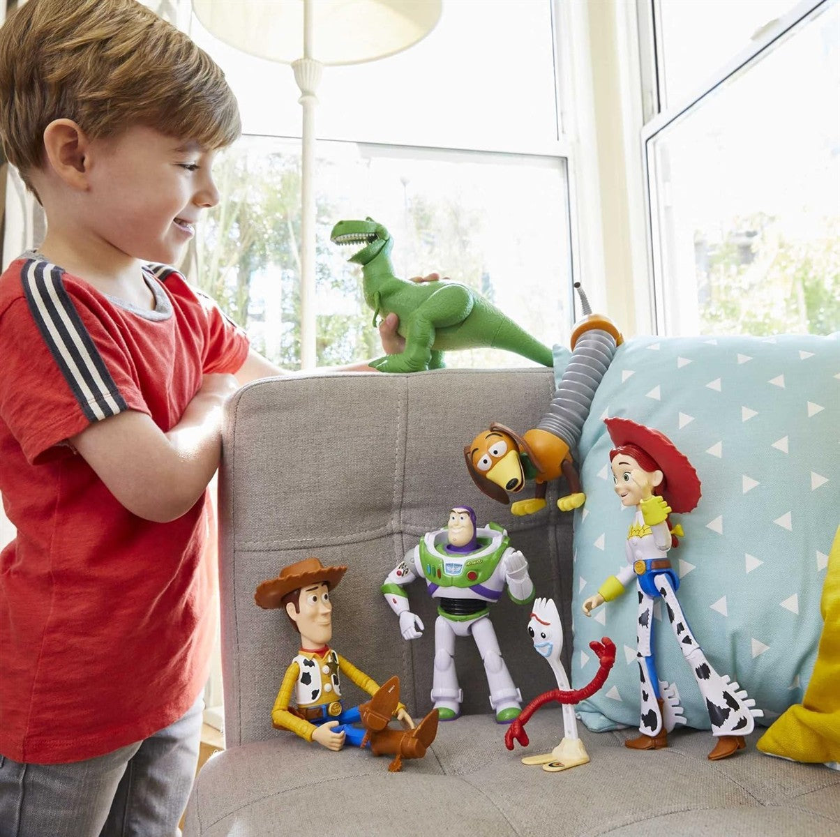 Mattel Disney und Pixar Toy Story 4 Spielset mit Figuren, Ausflugsabenteuer, 6er-Pack mit Woody, Buzz, Rex, Slinky, Jessie und Forky GDL54