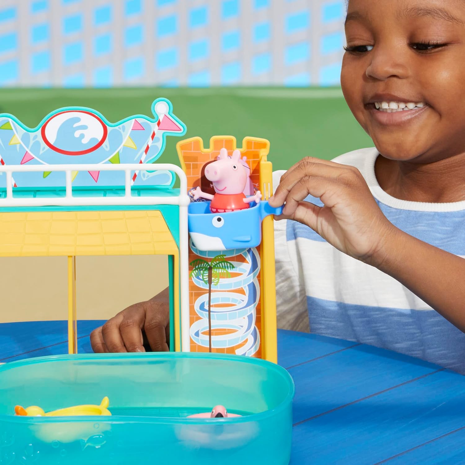 Peppa Pig Spielzeuge Schwimmbad-Spaß mit Peppa, Spielset mit 15 Teilen und 2 Figuren, Kinderspielzeug