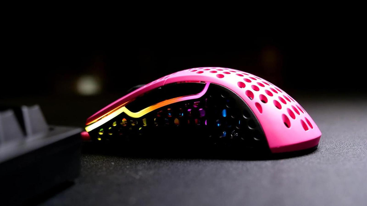 Cherry Xtrfy M4 RGB Ultraleichte Gaming-Maus, Rosa, XG-M4-RGB-PINK