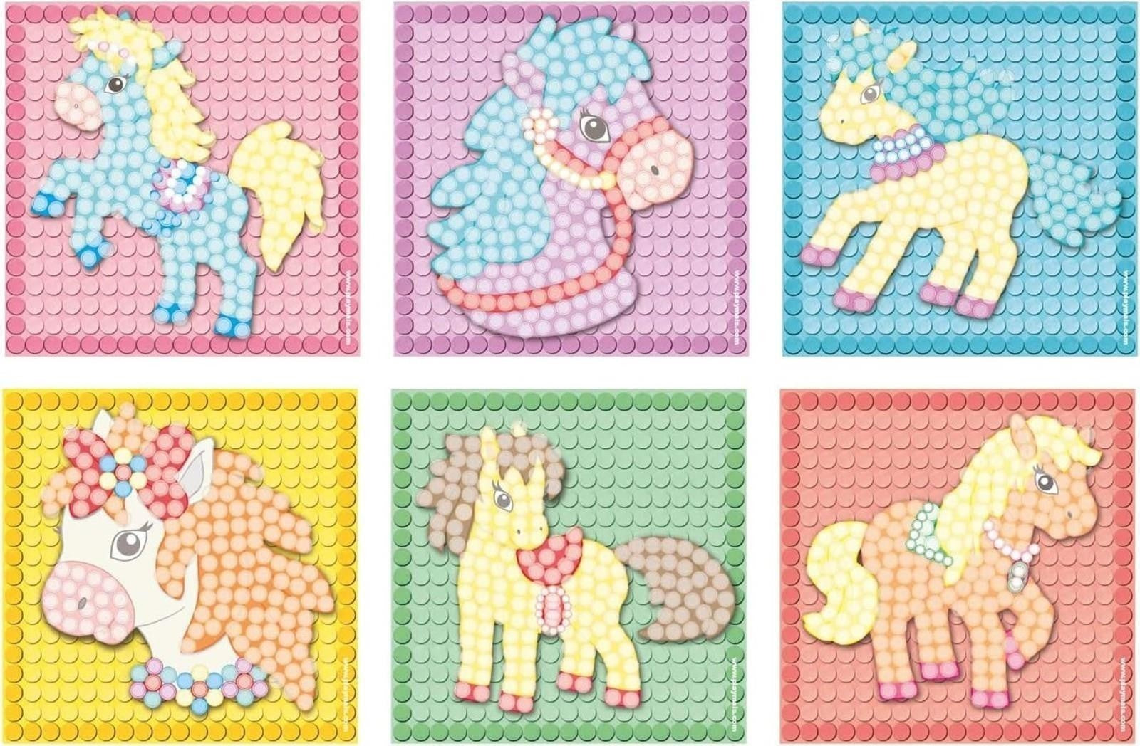 Playmais MOSAIC Dream Pony Kreativ-Set zum Basteln für Kinder ab 5 Jahren | Über 2.300 Stück & 6 Mosaik Klebebilder mit süßen Ponys | Fördert Kreativität & Feinmotorik | Natürliches Spielzeug