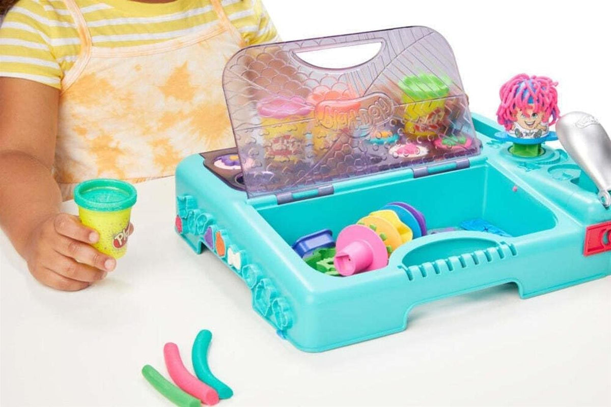 Play-Doh Kreativbox für unterwegs mit mehr als 30 Knetwerkzeugen und 10 Dosen