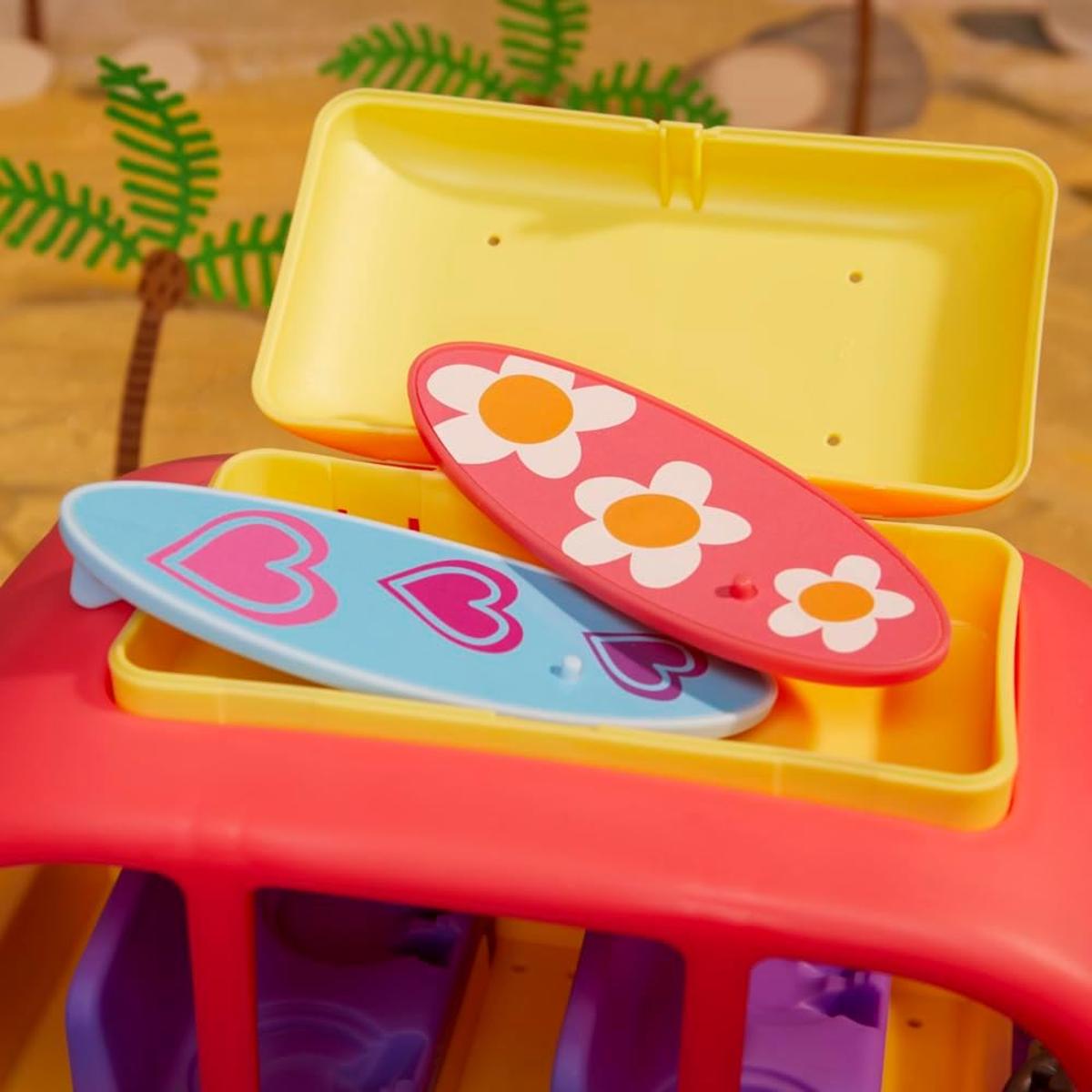 Peppa Pig Peppa Visits Australia Campervan Vehicle Preschool Toy; Includes 8 Figures, 4 Accessories, for Ages 3 and Up