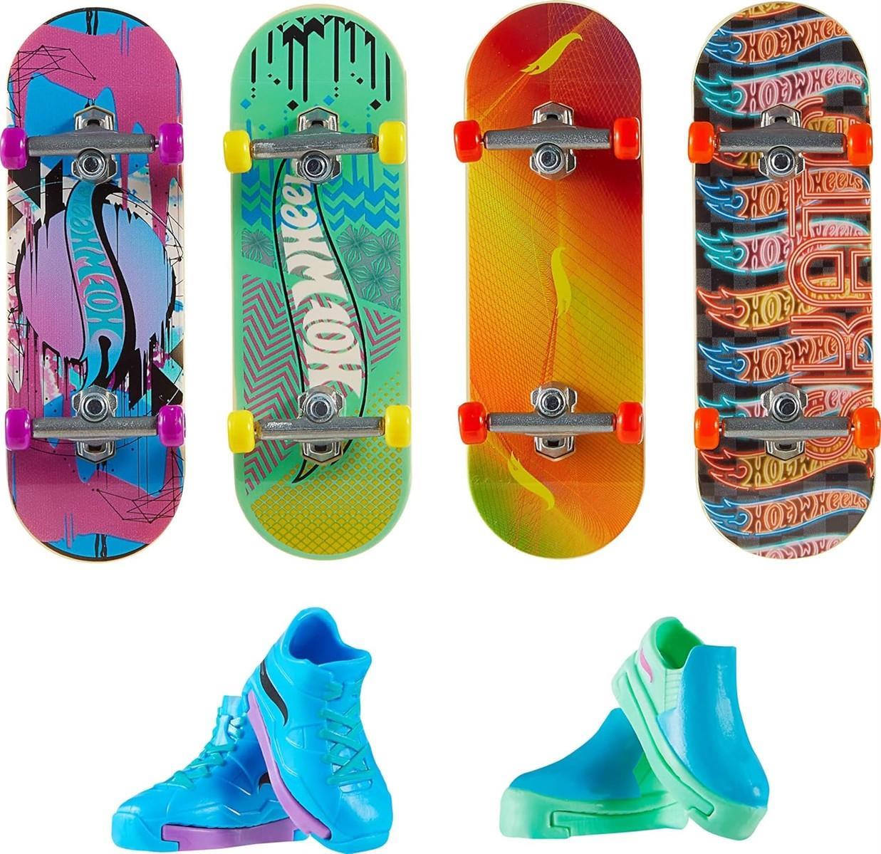 Hot Wheels Skate Tony Hawk Griffbrett & abnehmbare Skateschuhe Multipack, 4 komplett montierte Boards, 2 Paar Skateschuhe, 1 Exklusives Set