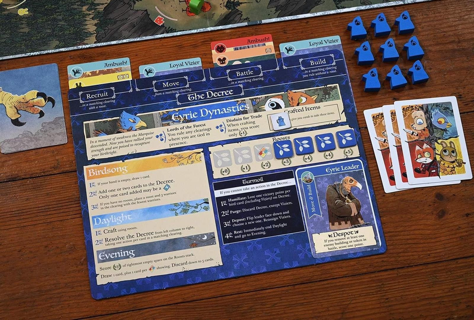 Leder Games , Root: A Game of Woodland Might & Right, Board Game 10+  2-4 Spieler 60-90 Spielzeit; Englisch