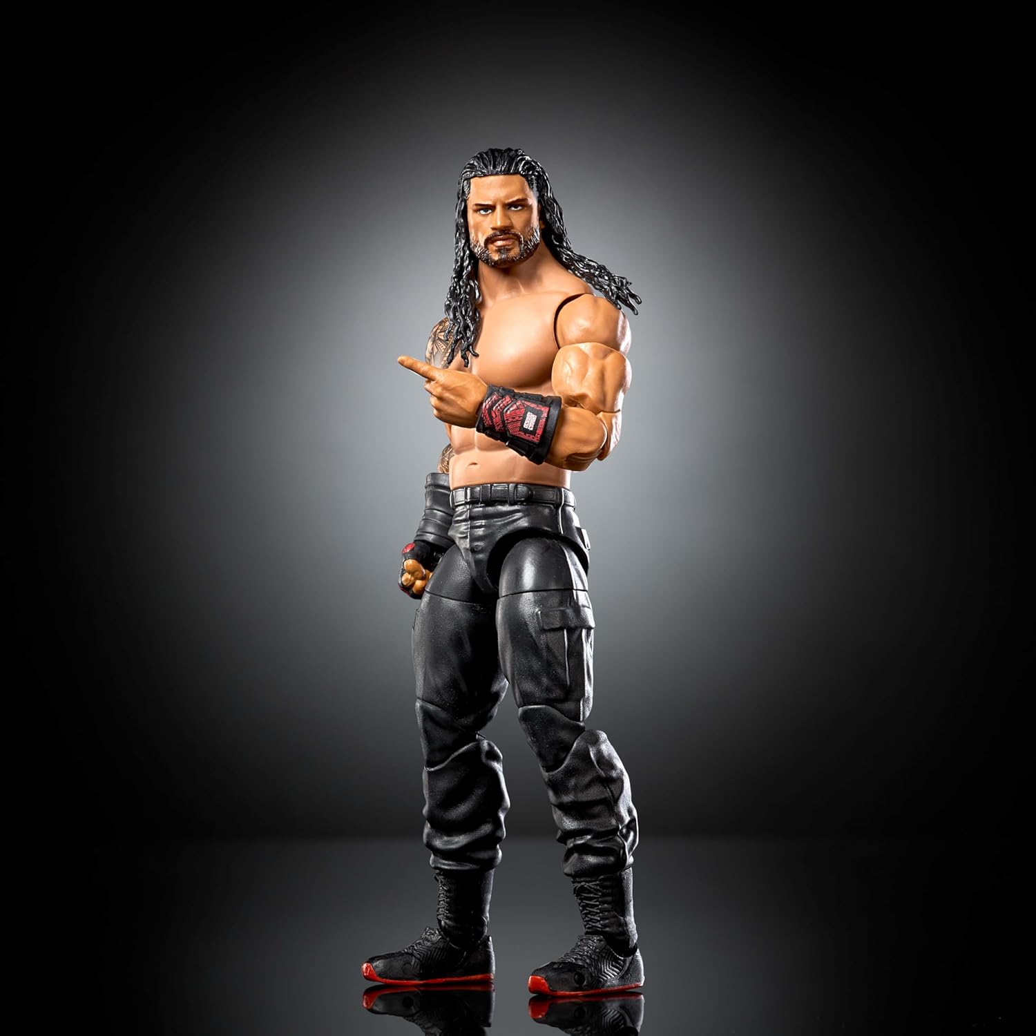 Mattel WWE Elite Actionfigur und Zubehör, Serie #123 Set, ca. 15 cm große Sammelfigur Roman Reigns mit 25 Bewegungspunkten und austauschbaren Händen, JHT62