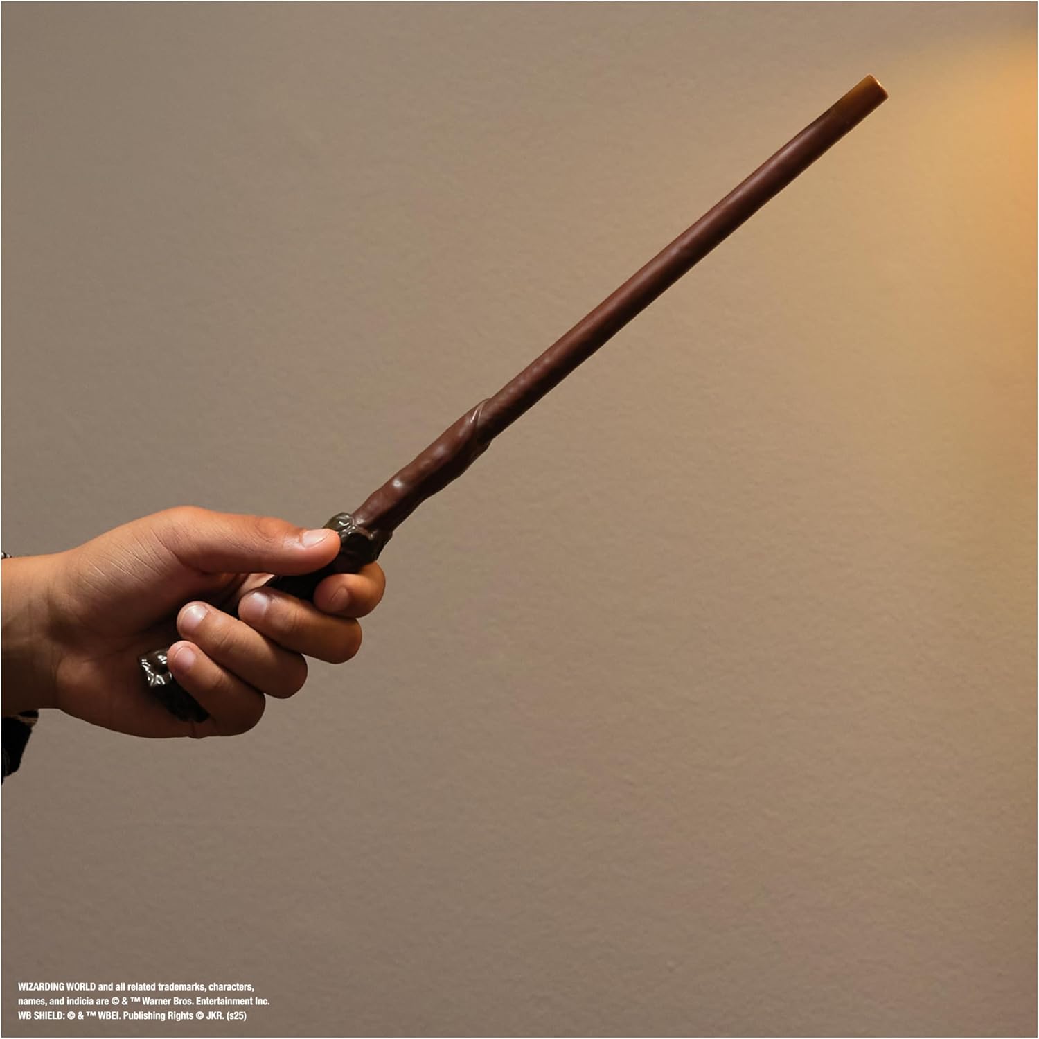 Harry Potter - Zauberstab mit Vibrationseffekt und Sound, ca. 31 cm, Spielzeug für Kinder ab 6 Jahren, Fanartikel