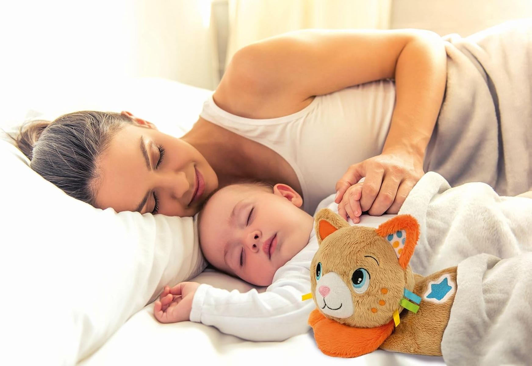 Clementoni Baby Kitty - Schlaf- und Kuschelkätzchen - Schnurrendes Plüsch-Kuscheltier zur Beruhigung für Babys ab der Geburt 59402