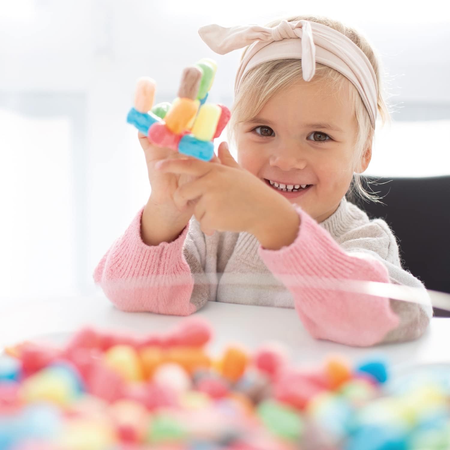 Playmais BASIC Large Bastel-Set für Kinder ab 3 Jahren | Über 700 Stück zum Basteln | Natürliches Spielzeug | Fördert Kreativität & Motorik | Geschenk für Mädchen & Jungen | Made in Germany