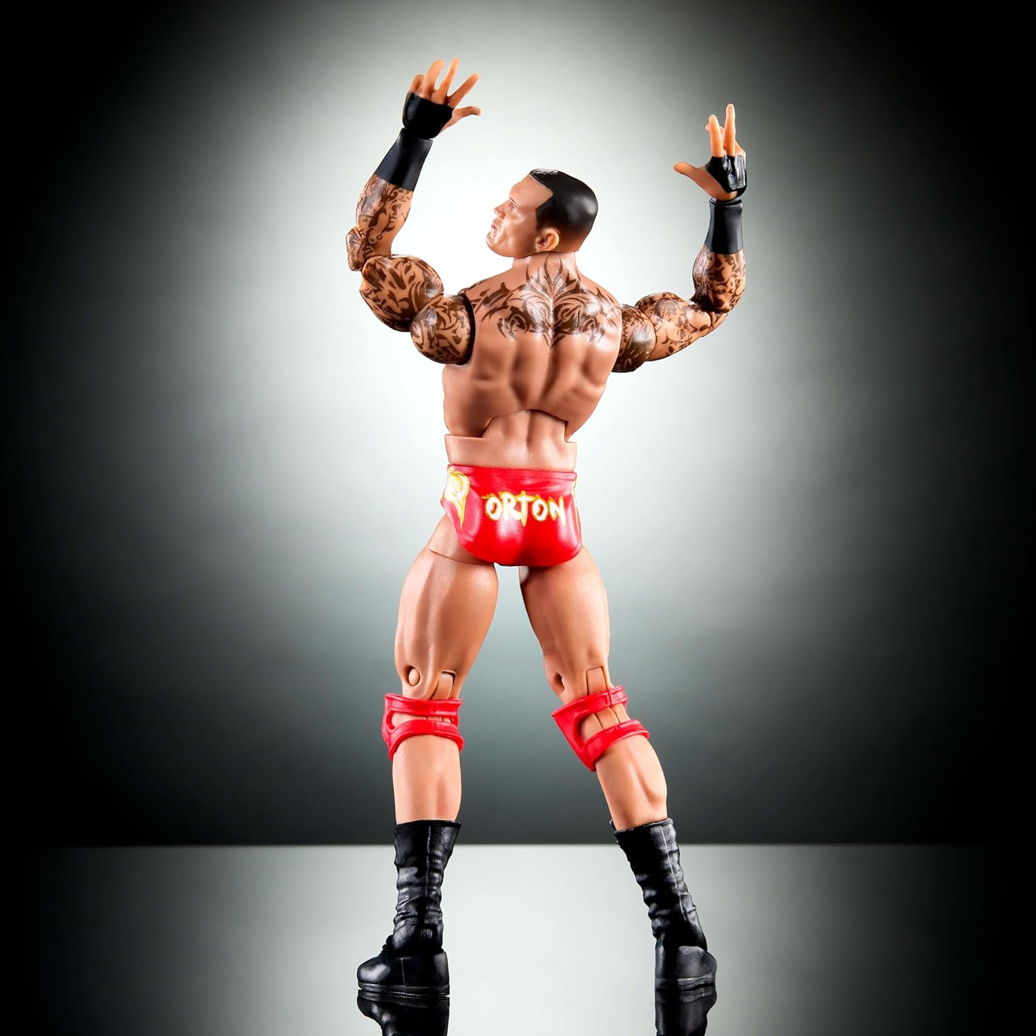 Mattel WWE Elite Collection Top Picks, Set mit Actionfigur und Zubehörteilen, ca. 15 cm große Sammelfigur Randy Orton mit Händen und Wrestling-Ausrüstung zu Austauschen (Stile können abweichen), JHV12