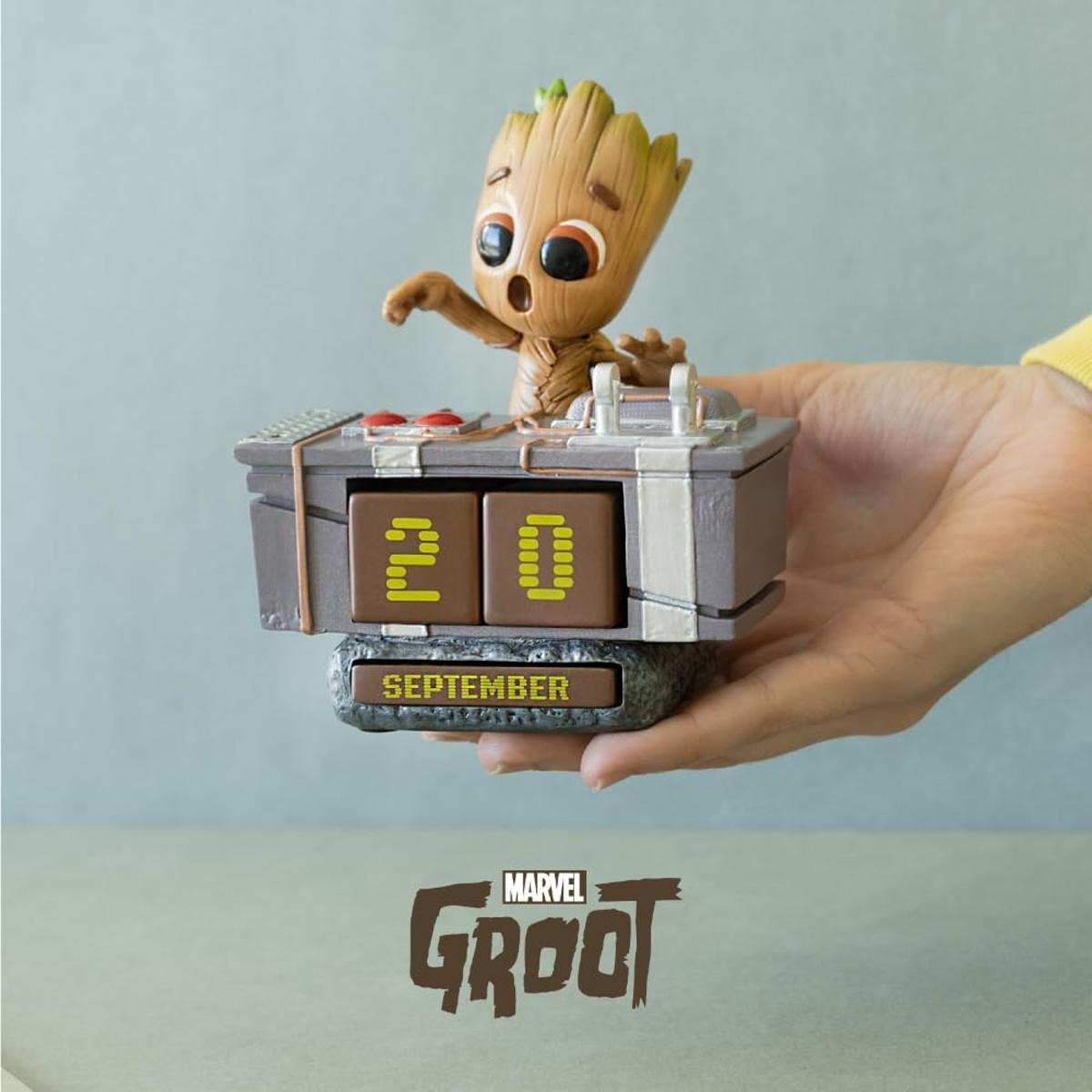 Grupo Erik Ewiger Kalender Marvel Groot Figur Death Button - 3D Kalender Tischkalender zum Aufstellen - Dauerkalender Offizieller Marvel Fanartikelt Büro Deko