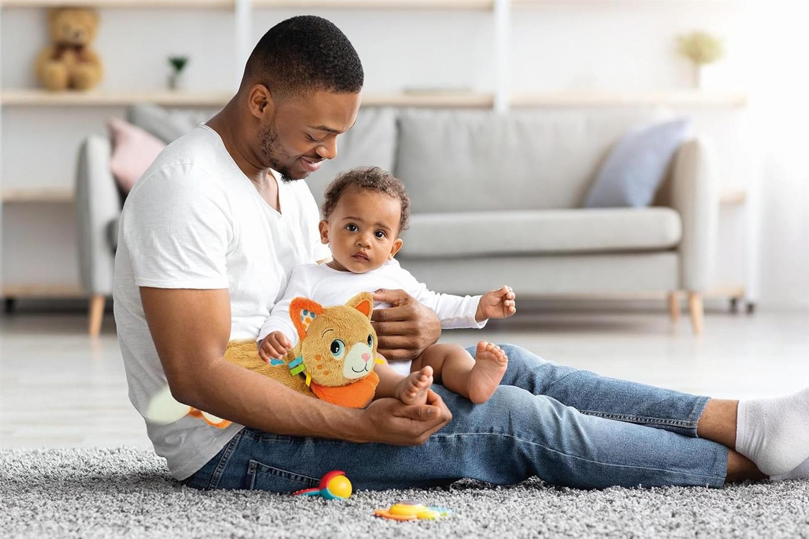 Clementoni Baby Kitty - Schlaf- und Kuschelkätzchen - Schnurrendes Plüsch-Kuscheltier zur Beruhigung für Babys ab der Geburt 59402