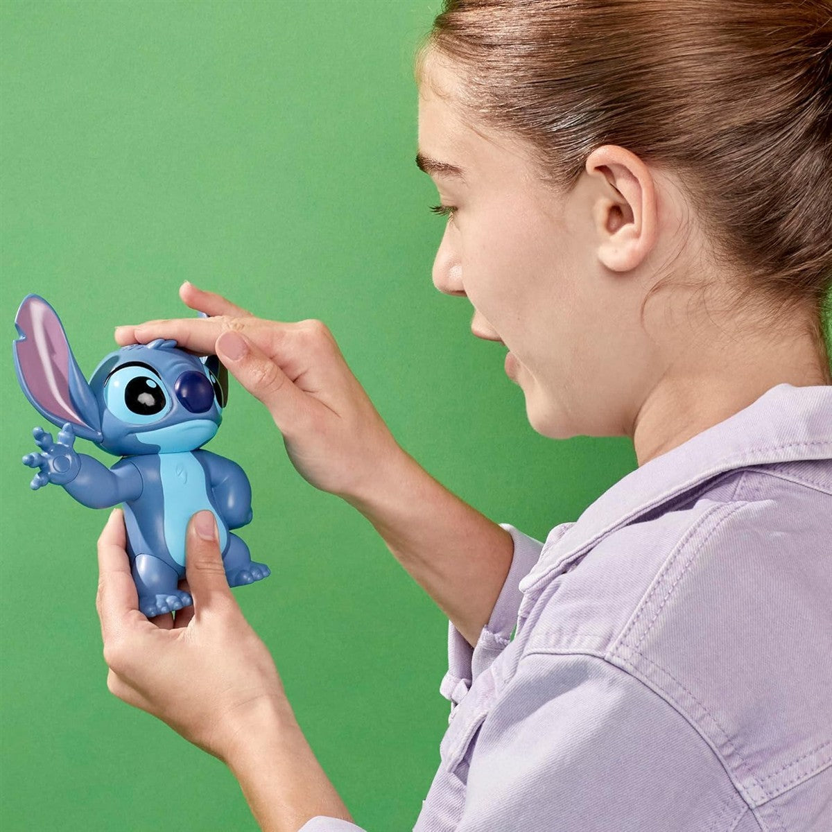 Hasbro Gaming Bop It! Disney Stitch Spiel | zu Disneys Lilo & Stitch | offiziell Lizenziertes Disney Spiel | ab 8 | für 1 oder mehr Spieler | Kinderspiel - Deutsche Version