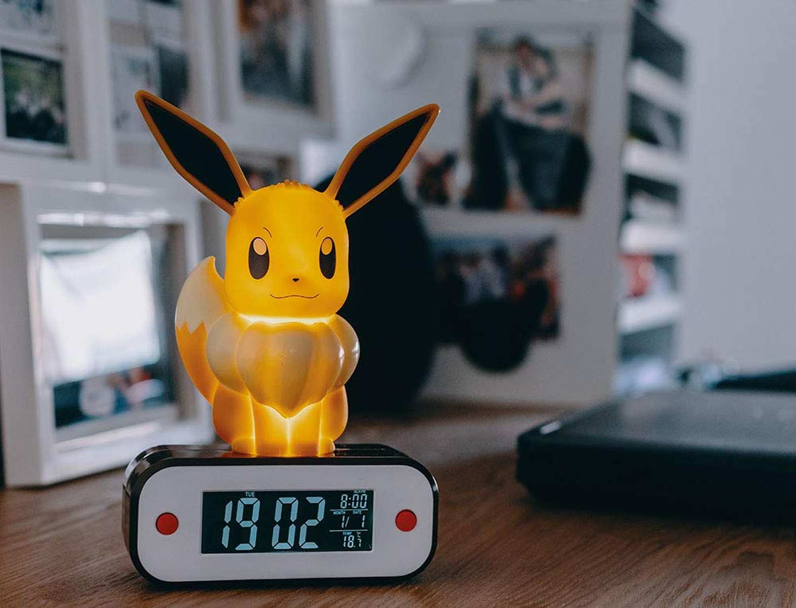 Teknofun - Pokemon Evoli Eevee Radio Wecker mit Leuchteffekt - 811370, 44
