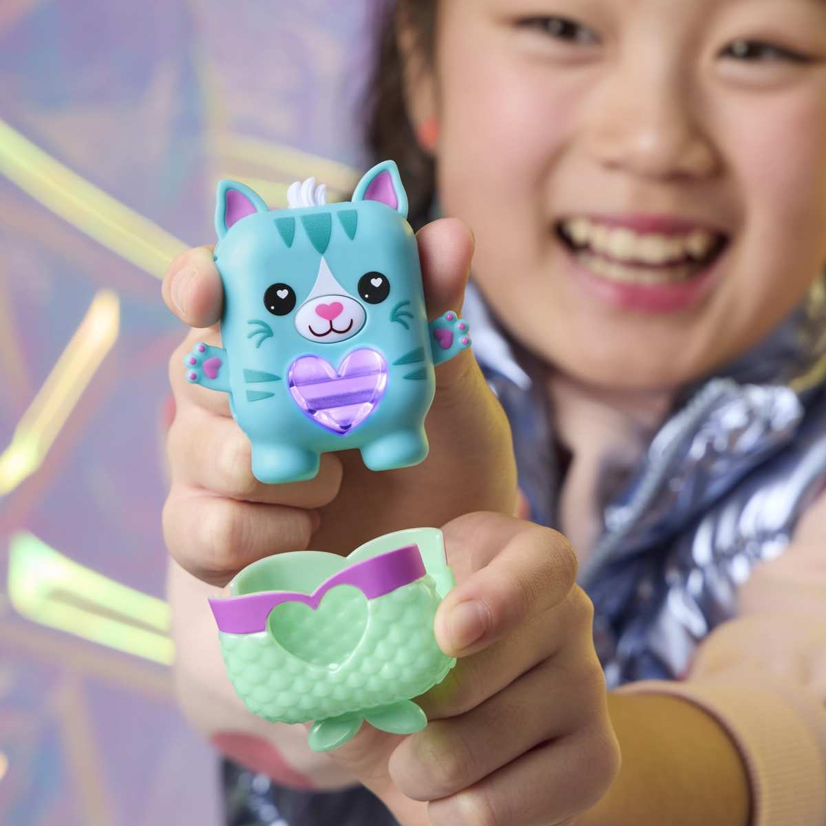 Hasbro Nano-MALS Pawtricia das Blaue Kätzchen elektronisches Fidget-Tierchen, Türkis