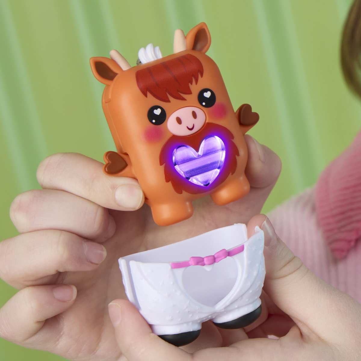 Hasbro Nano-MALS Cowbert das Hochlandrind elektronisches Fidget-Tierchen 5+