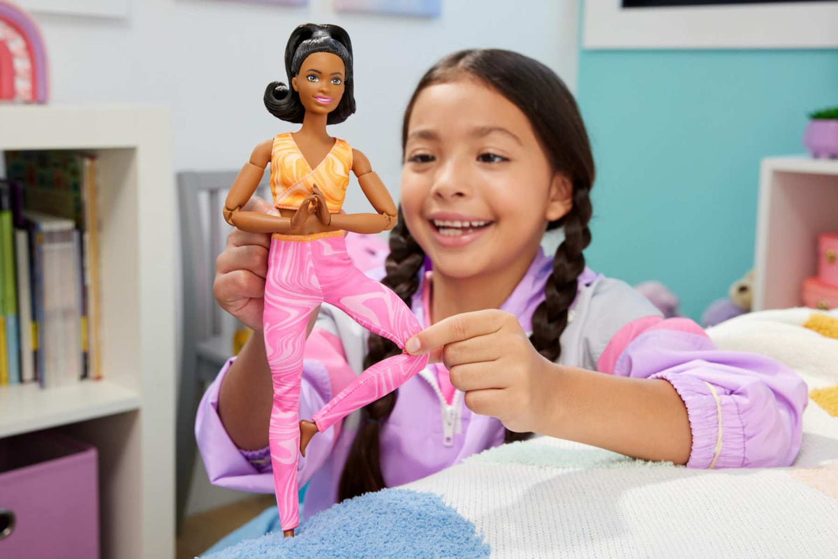 Barbie Made to Move Modepuppe brünett abnehmbarem Sport-Top und Hose biegbare Gelenke 3+