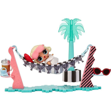 L.O.L. Surprise! OMG House of Surprises Playset Vacay Lounge 7,6 cm große Puppe Leading Baby 4+