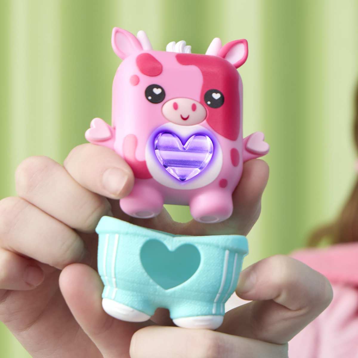 Hasbro Nano-MALS Mootilda die rosa Kuh elektronisches Fidget-Tierchen