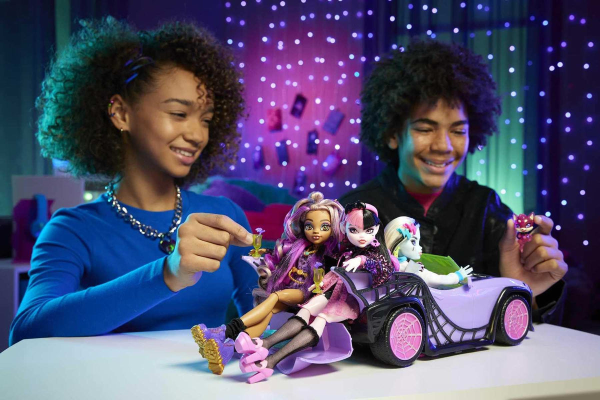 Monster High Ghoul Mobile Cabrio mit Spinnennetzen plüschigem Innenraum ohne Puppen HHK63