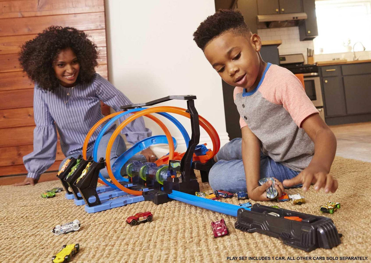 Hot Wheels Corkscrew Crash Streckenset & Spielzeugauto Looping 5+