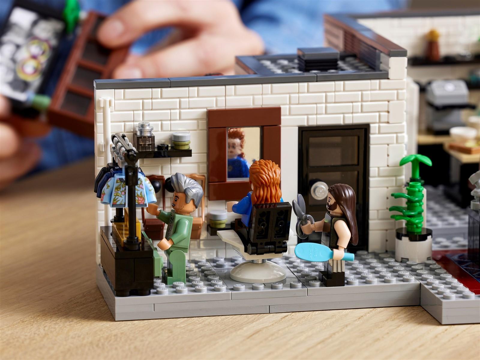 LEGO® Icons 10291 Queer Eye – Das Loft der Fab 5