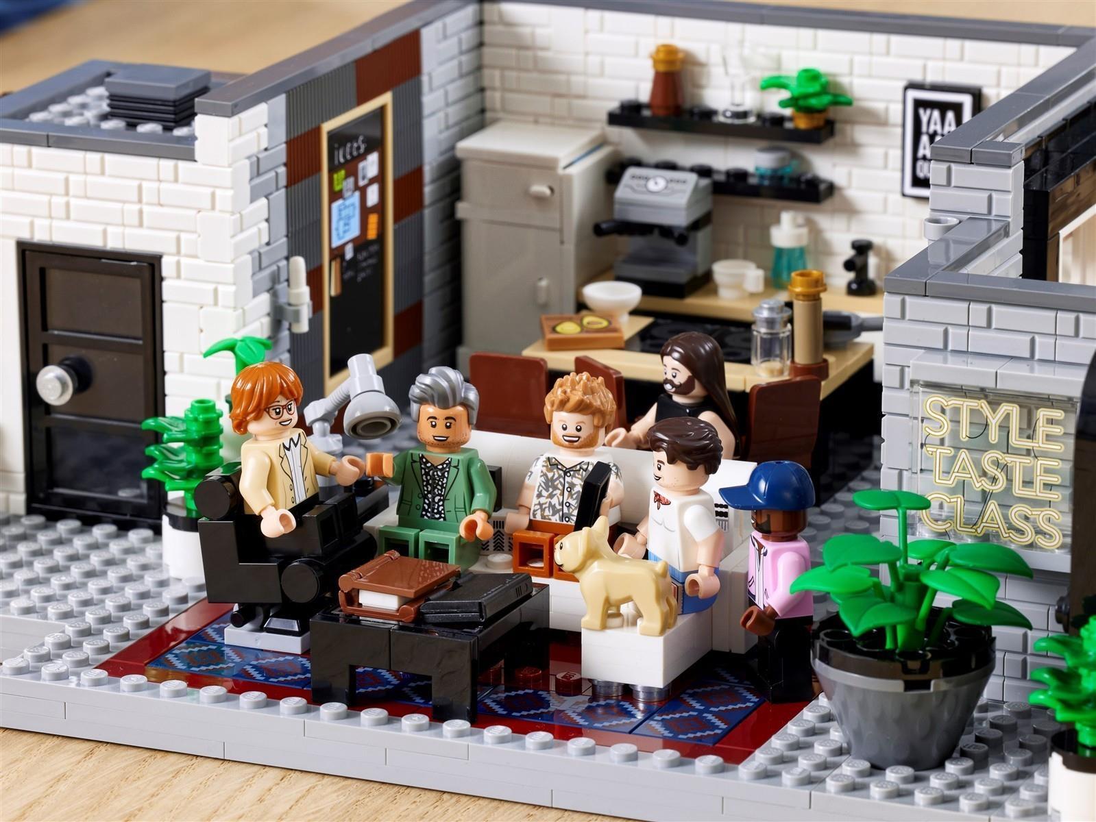 LEGO® Icons 10291 Queer Eye – Das Loft der Fab 5