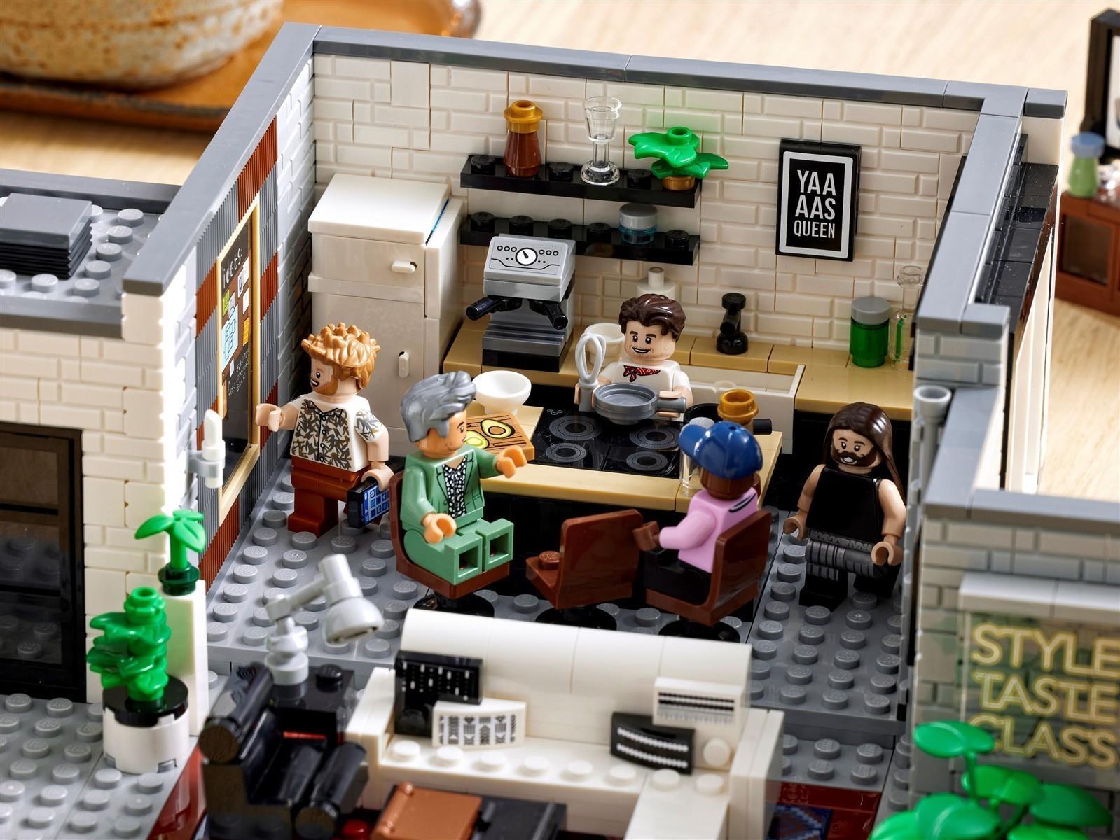 LEGO® Icons 10291 Queer Eye – Das Loft der Fab 5