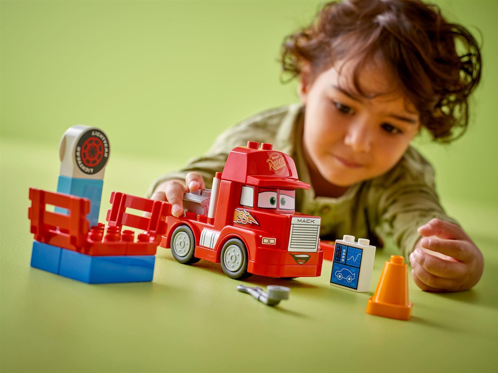 LEGO® DUPLO® 10417 Mack beim Rennen