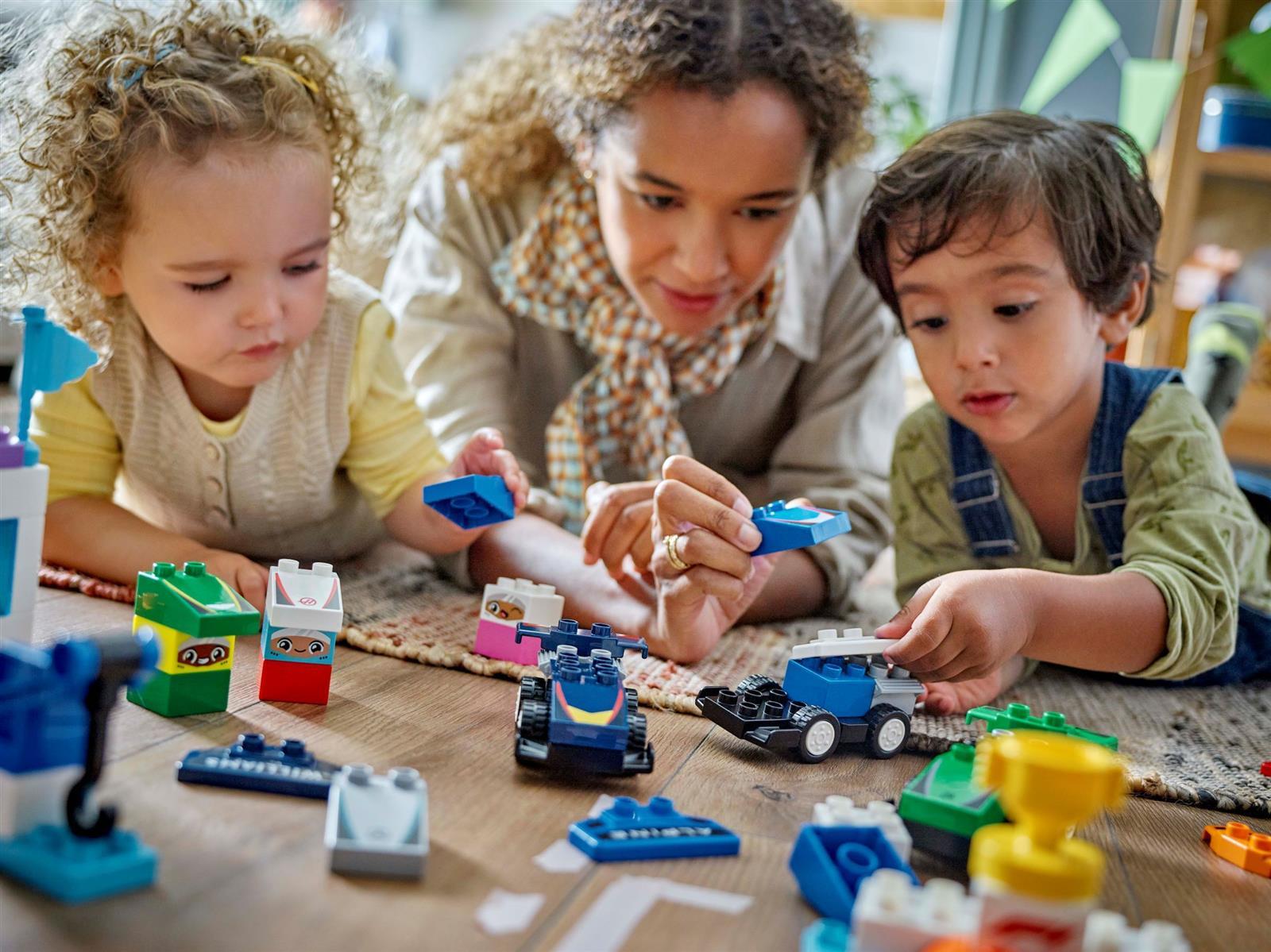 LEGO® DUPLO® 10445 F1® Team Rennautos mit Rennfahrern