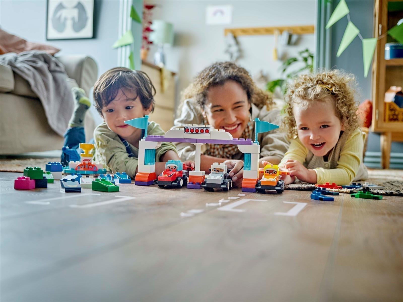 LEGO® DUPLO® 10445 F1® Team Rennautos mit Rennfahrern