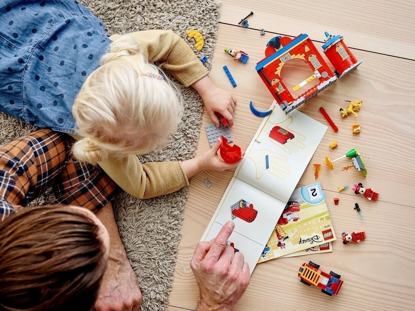 LEGO® Disney™ 10776 Mickys Feuerwehrstation und Feuerwehrauto